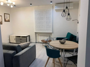 Квартира 2-комнатная уютная в центре в дизайнерском исполнении