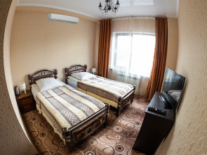 Отель Империал