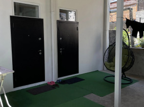 Апартаменты Стандартные трехместные с ванной комнатой