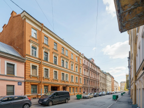 Апартаменты SREDNYAYA PODYACHESKAYA 6 APARTMENTS Просторные трехкомнатные апартаменты Park Lane Inn для 3-х взрослых