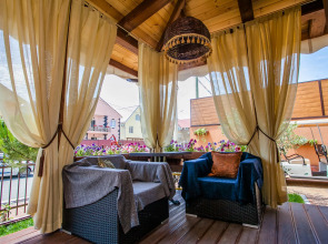 Zhemchug Village Hotel