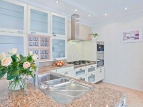 Апартаменты Кирова 1