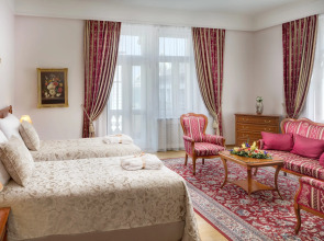 Отель Boutique Seven Days