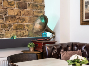 Отель Taksim Trust