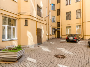 Квартира Большая и Светлая у Таврического Сада