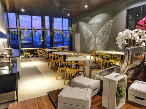 Апарт-отель Expressionz suites by iHost Global