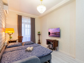 Квартира Двухкомнатная в Истoричeскoм Цeнтpе Гopода с Парковкой