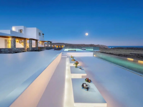 Legendary Suites Hotel