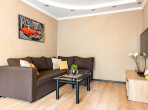 Квартира Просторная двухкомнатная Natali у парка Зюзино