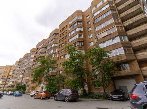 Апартаменты Трёхкомнатные с джакузи на Антона Валека 12