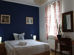 JR's House Hostel