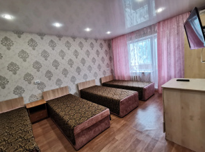 Kvartira vozle Nefteuganskoj okruznoj kliniceskoj  bol'nicy im. V.I. Ackiv