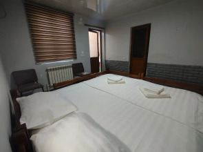 Хостел Caravan Hostel