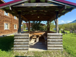 Thach from Travel Hotels Entourage