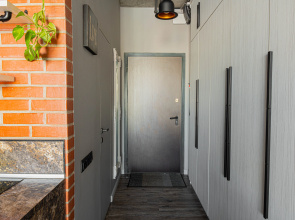 Апартаменты Lalapart Wooden Loft с дизайнерским ремонтом в ЖК Лайнер