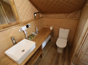 Глэмпинг Носороги