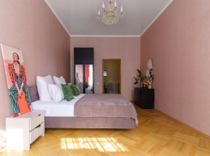 Prostornaya dlya Vsey Semyi Flat