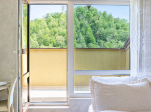 Студия с террасой и видом на горы. Кватро 150