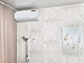 Апартаменты на Салютной, 21