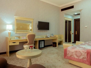 Отель Dilimah Premium Luxury