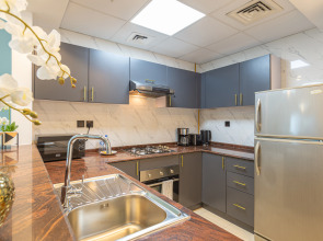 Apartments Marco Polo - 1BR with Marina Views Near Metro & Marina Mall