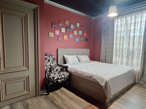 Uyutny s dizaynerskim remontom Private house