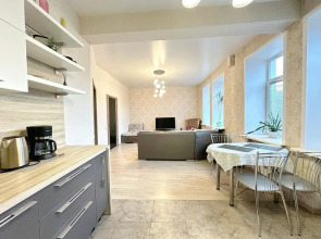 Квартира Трехкомнатная в центре на Орджоникидзе рядом с Набережной