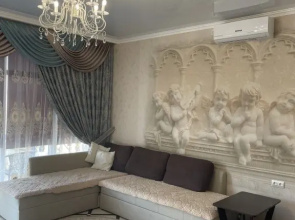 Zhemchuzhina u Morya Flat