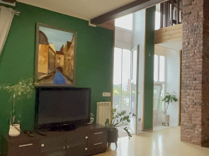 Dvukhurovnevaya Mansarda S Vidom Na Zamok Flat