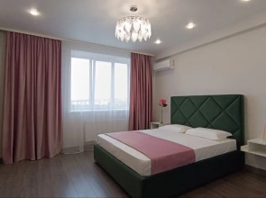 S Odnoy Spalney, Balkonom i Vidom na Goru Mashuk Flat