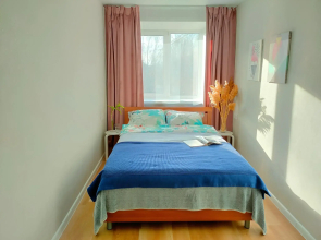 Vorovskogo 21 na 6 gostey ryadom s metro Flat