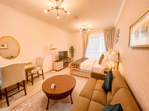 Cosmos Living Luxurious Studio Near Metro Apartments