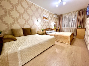 Апартаменты двухкомнатные в Центре Города на 5 этаже (рядом с набережной р. Волга)