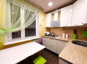 Квартира Трехкомнатная Недалеко от Метро Пражская