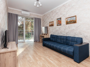 Апартаменты 2-комнатные для семьи с большим балконом