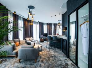 Adamo Hotel