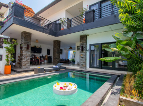 Villa with Amazing Pool and Rooftop Sun Terrace, Villa