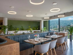 Hotel Golden Tulip Design Tbilisi