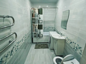 Квартира с Панорамным Балконом и Индивидуальным Отоплением. Тихий Уютный Район с Очень Развитой Инфраструктурой