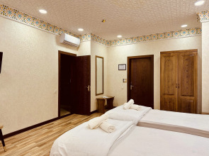 Отель Ayvan Plaza