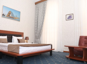 Port Hotel