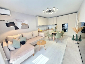Premium 2-kh komnatnaya kvartira s vidom na gory Apartments