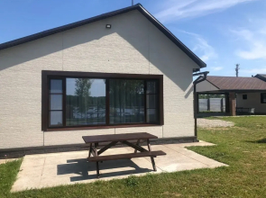 Na 7 Chelovek Klyoboe Mesto Private House