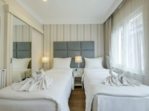 Отель Ten Rooms Istanbul Hotel
