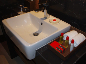 Отель Sacha's Hotel Uno