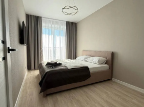 Seti Kak Doma V Tsentre U Naberezhnoy Pruda Flat