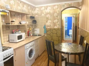 Апартаменты Широкая 34