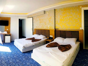 Отель Lavin Garden