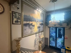 Апартаменты 3BR Flat Old Style 4AC Terrace, Metro