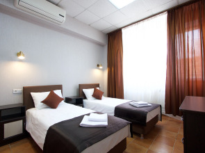 Отель Автодвор